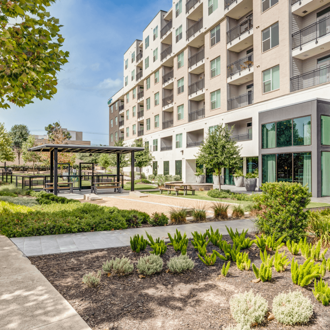 Outdoor_Seating_Area.jpg